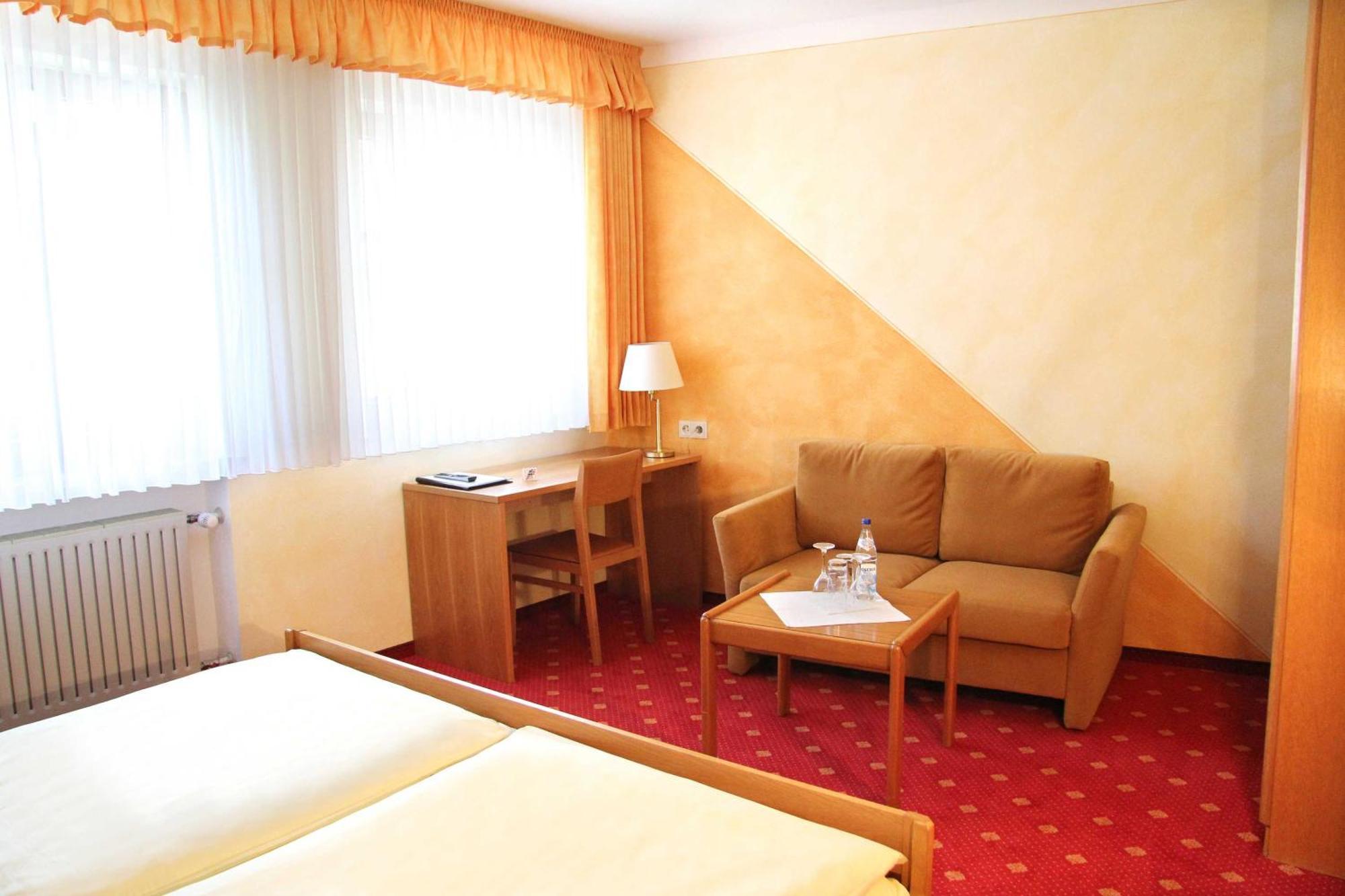 Hotel-Garni Goldener Schwan Bad Windsheim Ngoại thất bức ảnh